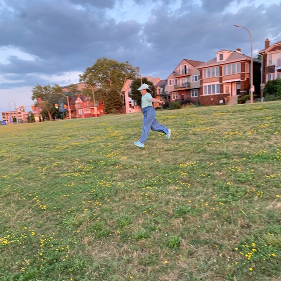 Meet your Posher, Asyu - Picture 1 of 1